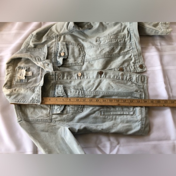 Forever 21 Crop Light Wash Denim Jacket - Picture 9 of 15